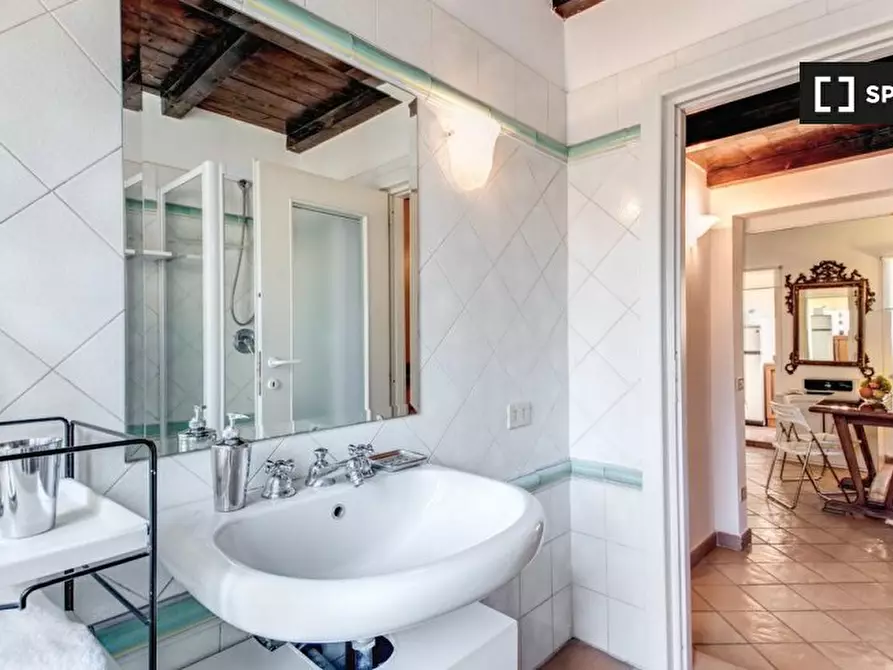 Immagine 13 di Appartamento in affitto  in Via Frangipane a Roma