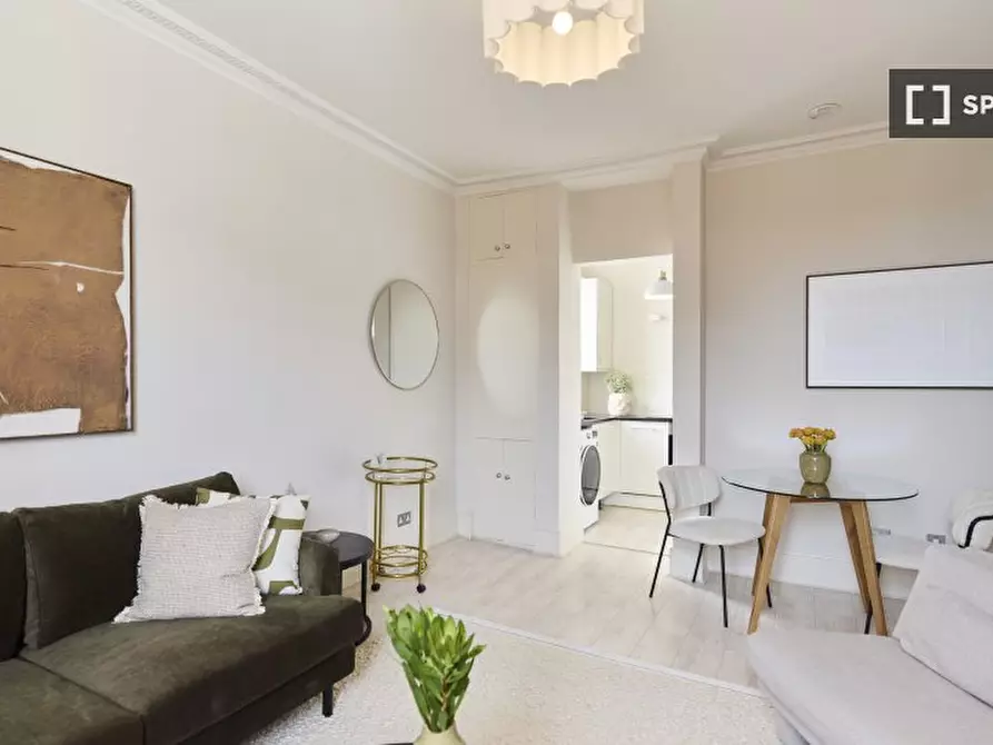 Immagine 19 di Appartamento in affitto  in Queensberry Place a Kensington
