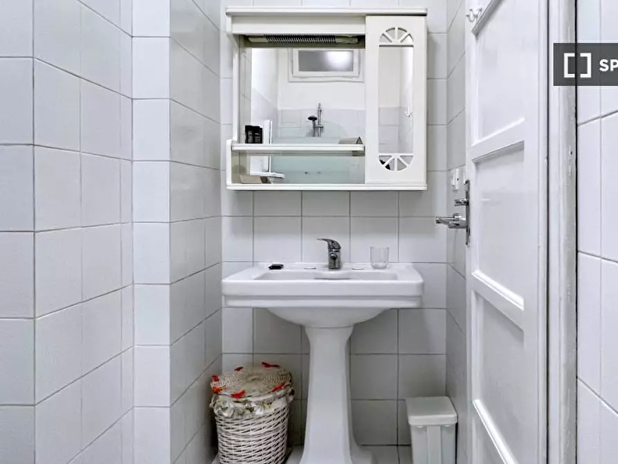 Immagine 10 di Ufficio in affitto  in Via Montebello a Bologna