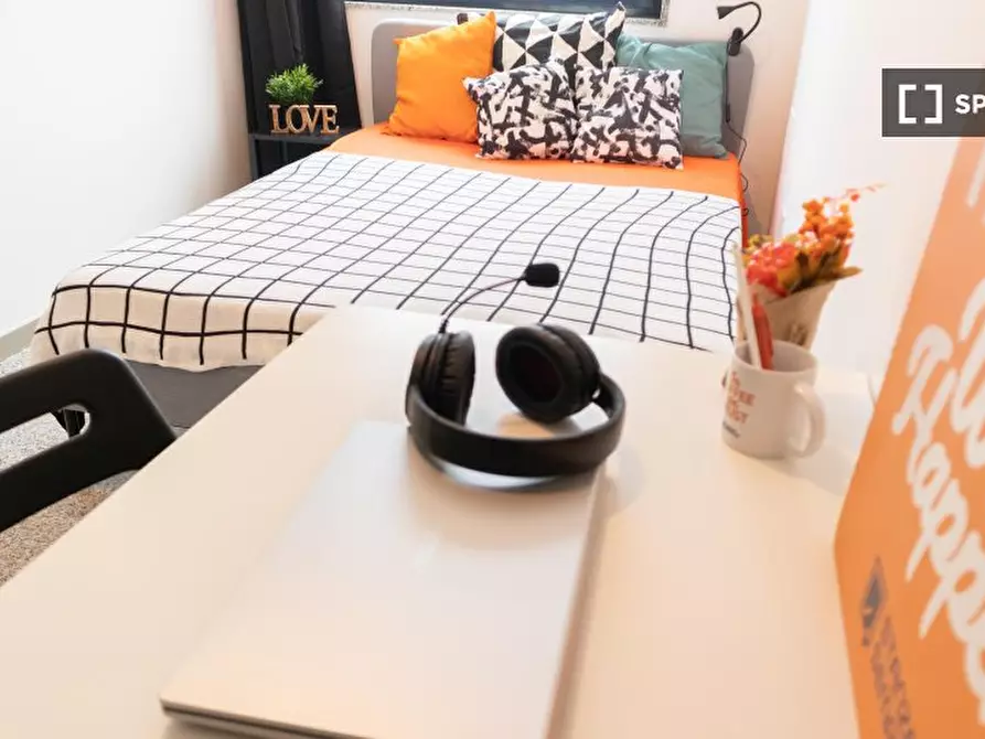 Immagine 3 di Camera condivisa in affitto  in Via Dante a Cagliari