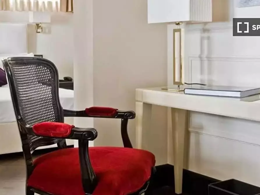 Immagine 2 di Camera condivisa in affitto  in Via dei Brunelleschi a Firenze