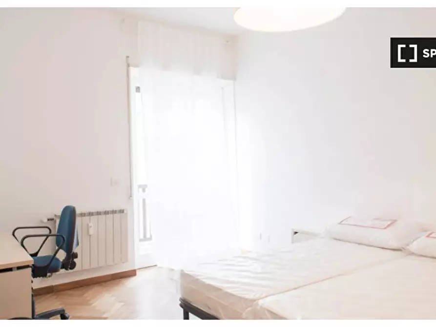 Immagine 13 di Camera condivisa in affitto  in Via Luca Valerio a Roma