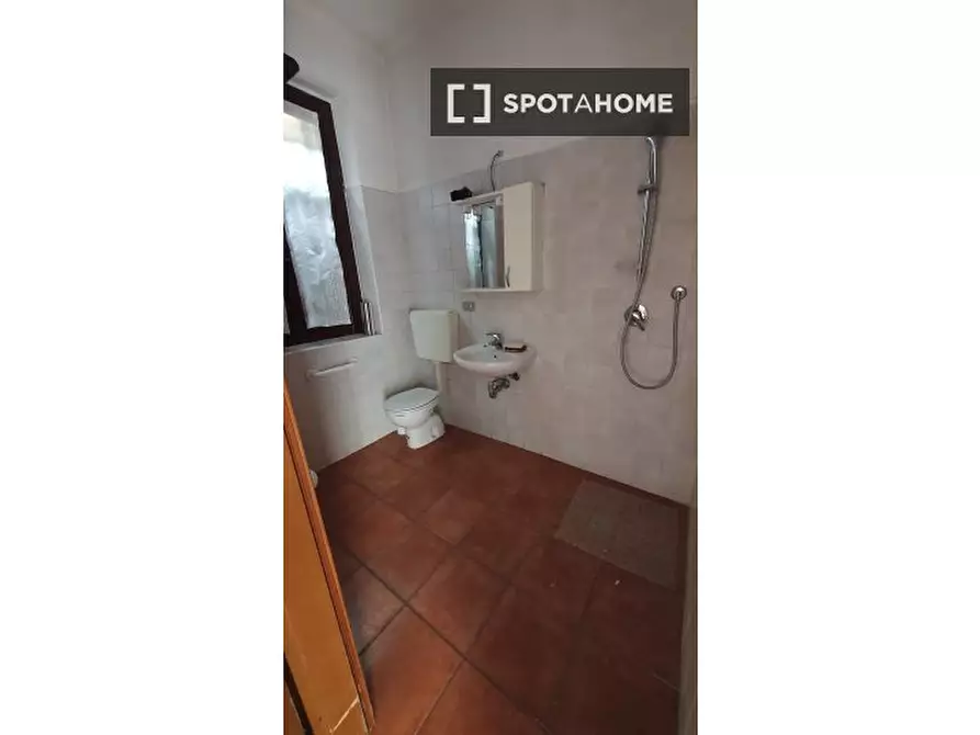 Immagine 4 di Camera condivisa in affitto  in Via S. Biagio a Paderno Dugnano