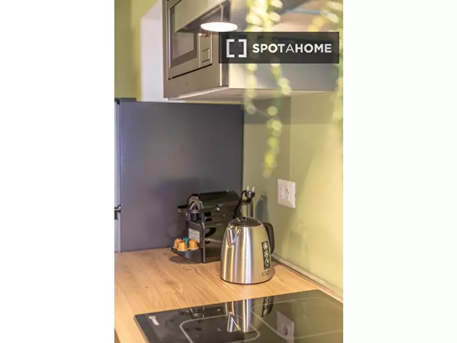 Immagine 16 di Appartamento in affitto  in Via della Madonna dei Monti a Roma