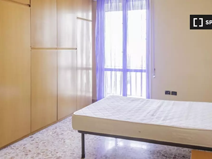 Immagine 2 di Camera condivisa in affitto  in Via Francesco Baracca, 40133 Bologna BO, Italy a Bologna