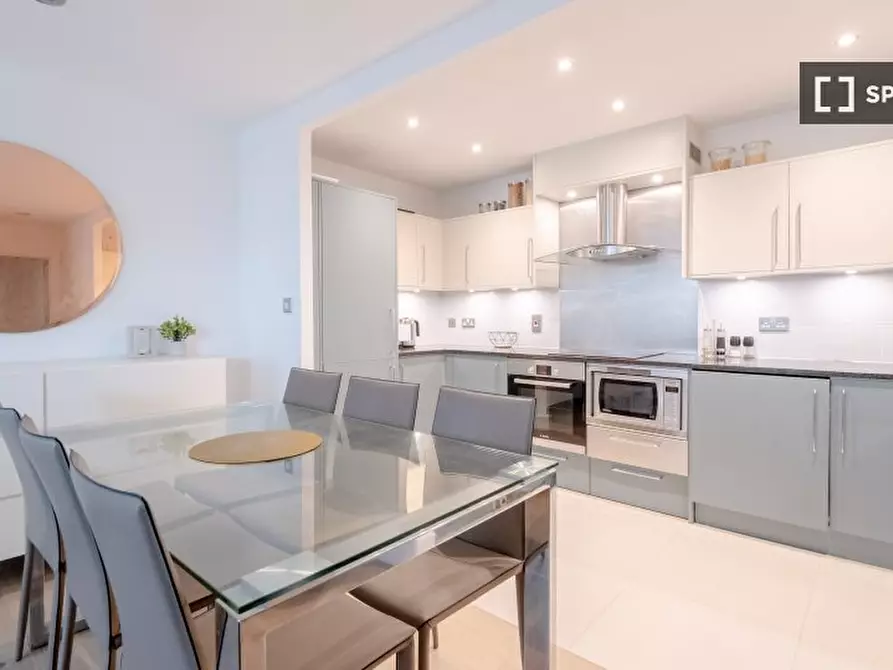 Immagine 7 di Appartamento in affitto  in St George Wharf a Lambeth