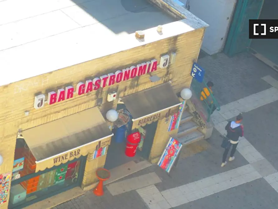 Immagine 12 di Camera condivisa in affitto  in Via Appiano a Roma