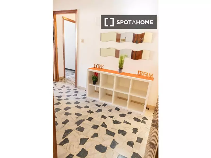 Immagine 10 di Camera condivisa in affitto  in Via Tiziano n. a Cagliari