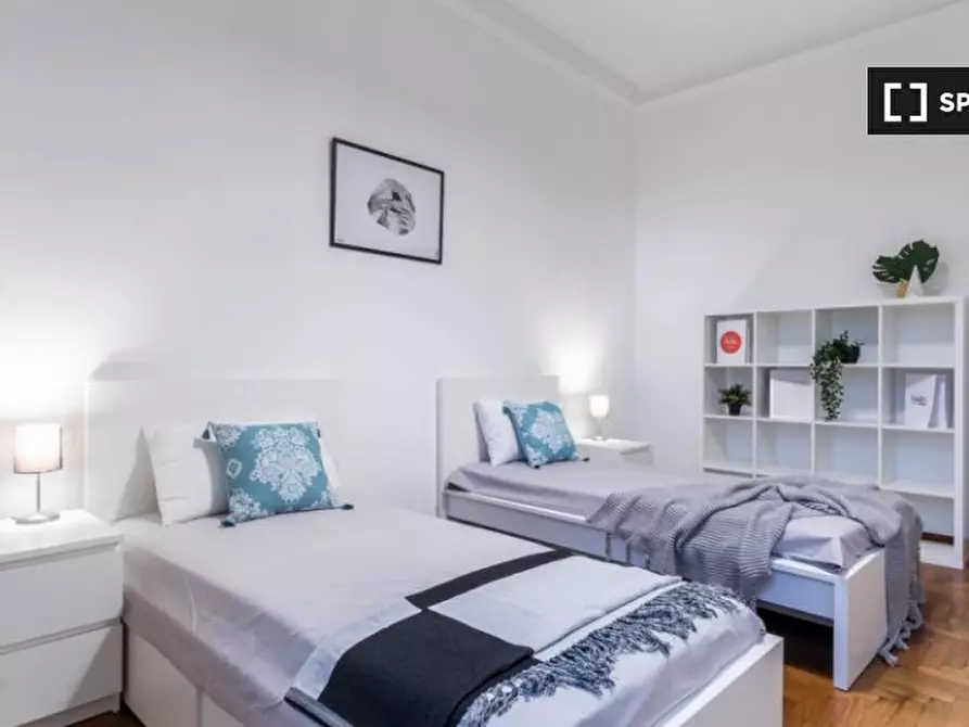 Immagine 1 di Camera condivisa in affitto  in Viale Regina Margherita a Milano