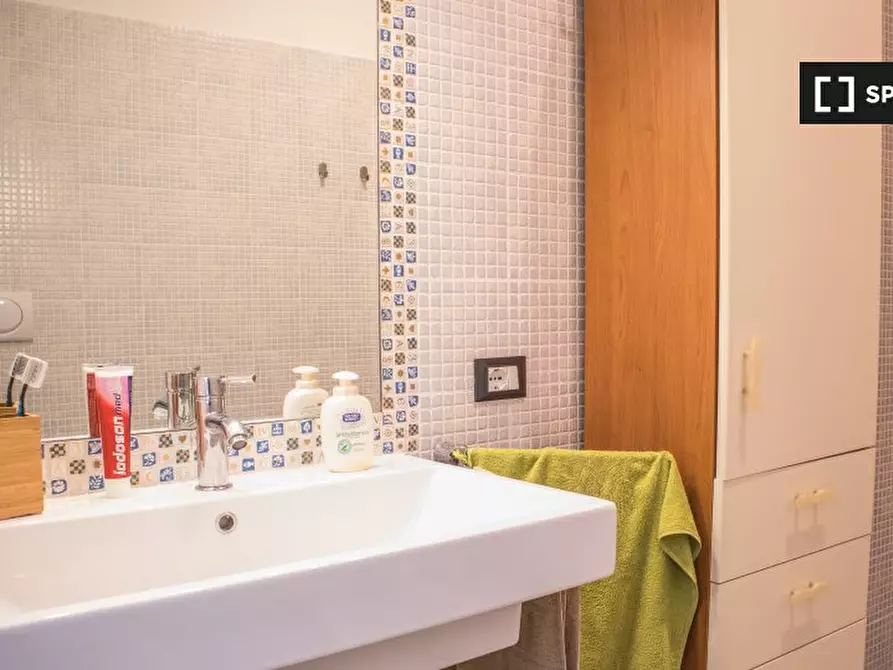 Immagine 16 di Camera condivisa in affitto  in Via Baldo degli Ubaldi a Roma