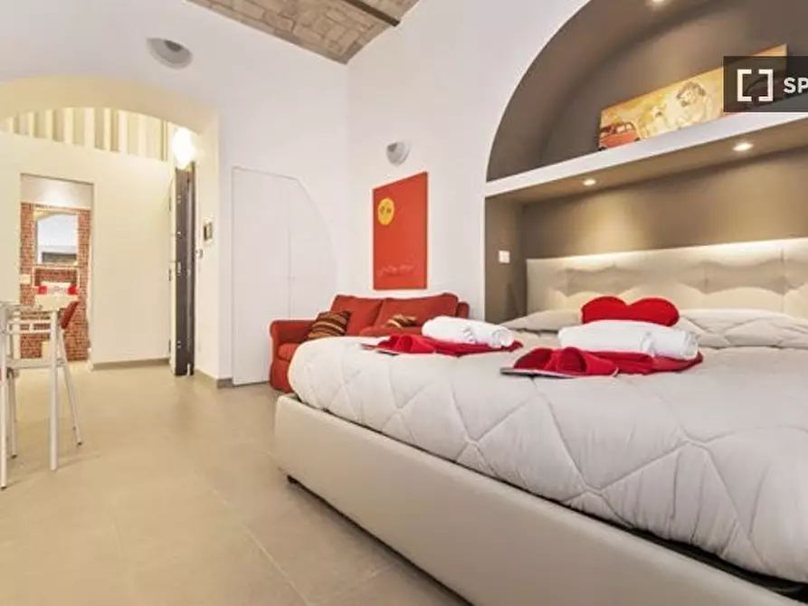 Immagine 1 di Ufficio in affitto  in Via Statilia a Roma