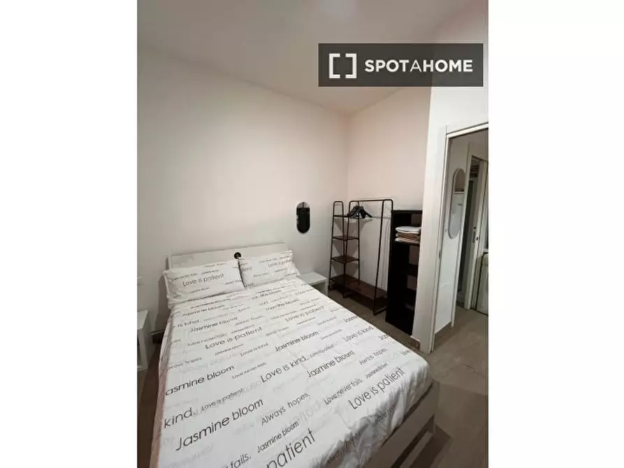 Immagine 10 di Appartamento in affitto  in Via Rocca di Papa a Roma