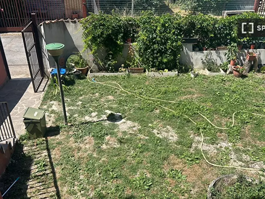 Immagine 10 di Camera condivisa in affitto  in Via Argusto a Roma