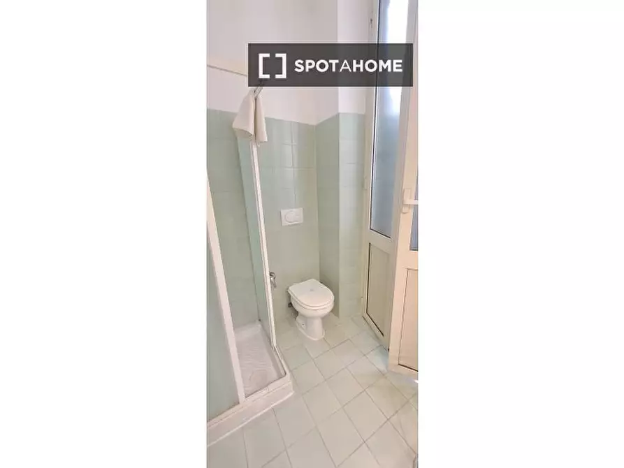 Immagine 17 di Appartamento in affitto  in Via della Croce a Roma