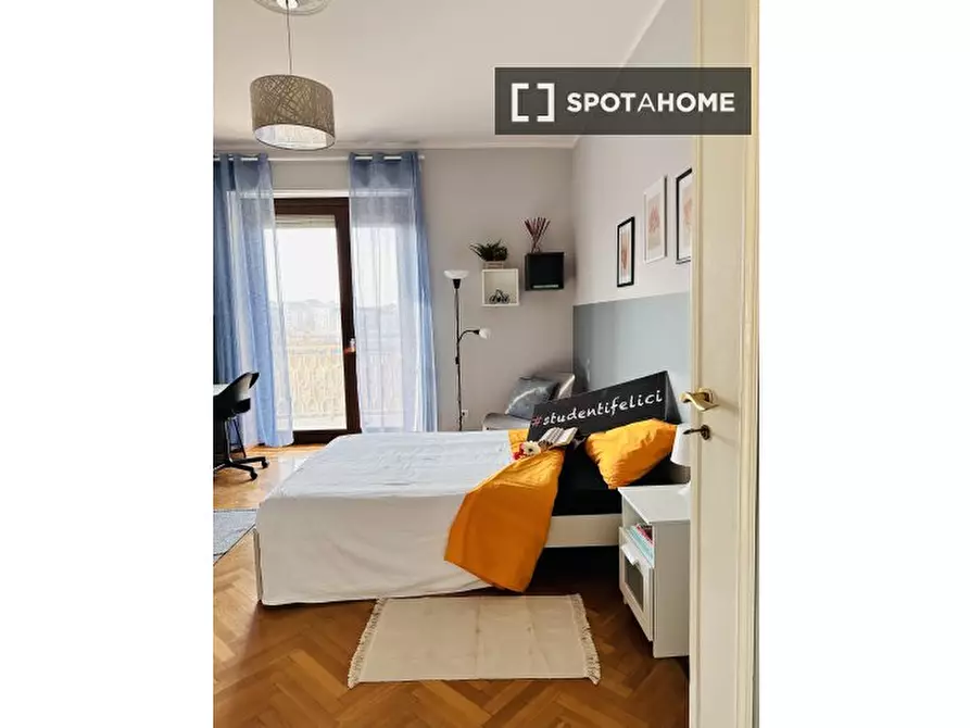 Immagine 9 di Camera condivisa in affitto  in Piazza Nizza n. a Torino