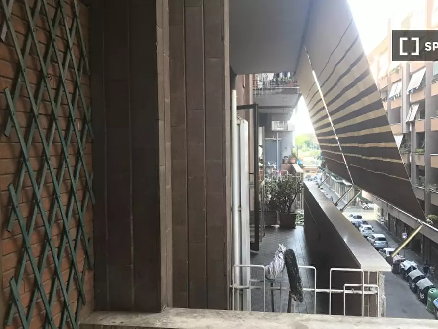 Immagine 6 di Camera condivisa in affitto  in Via Renato Simoni a Roma