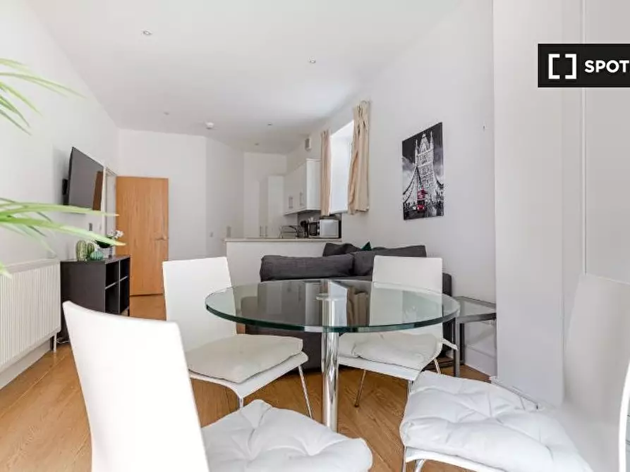 Immagine 16 di Appartamento in affitto  in Apartment a Kensington