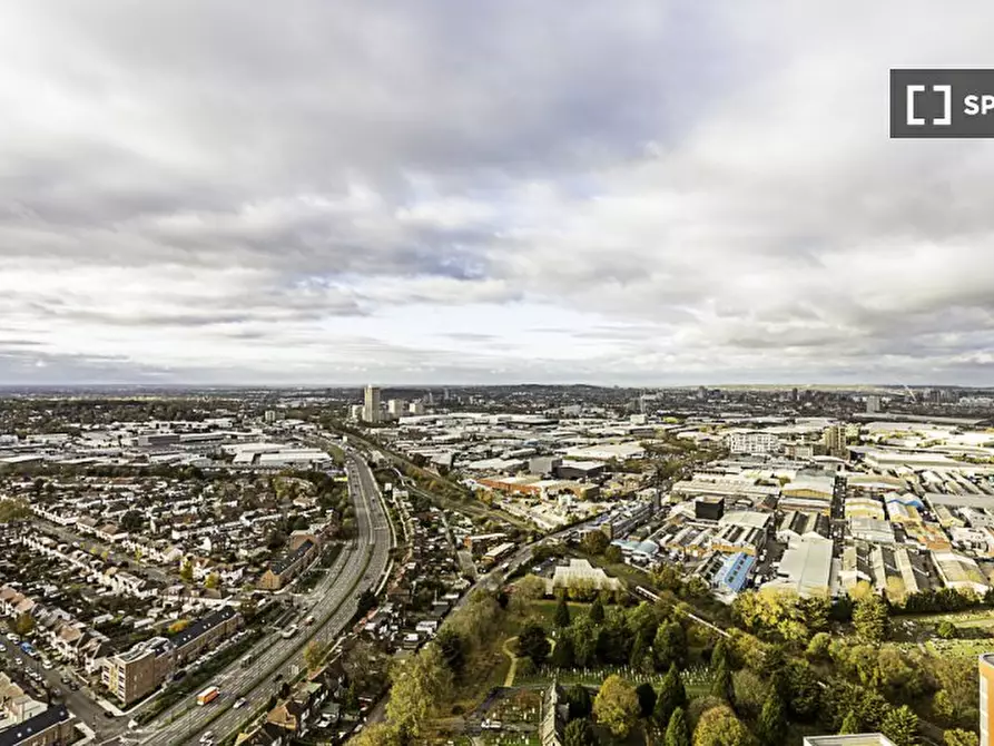 Immagine 13 di Appartamento in affitto  in Icon Tower a Ealing