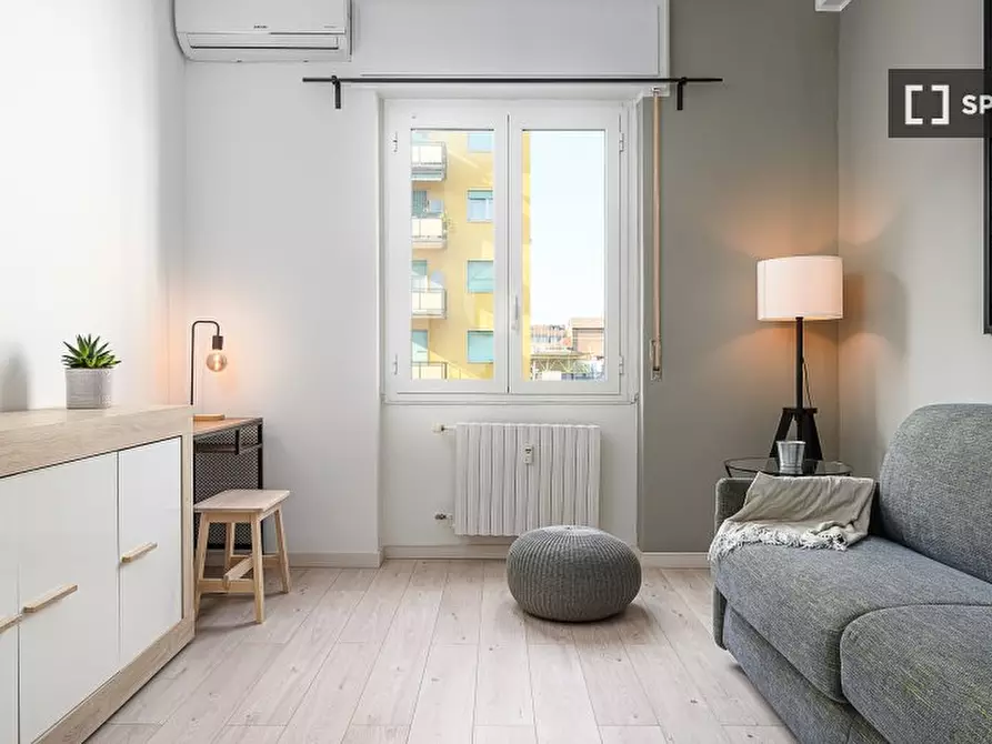 Immagine 3 di Ufficio in affitto  in Via Gressoney a Milano