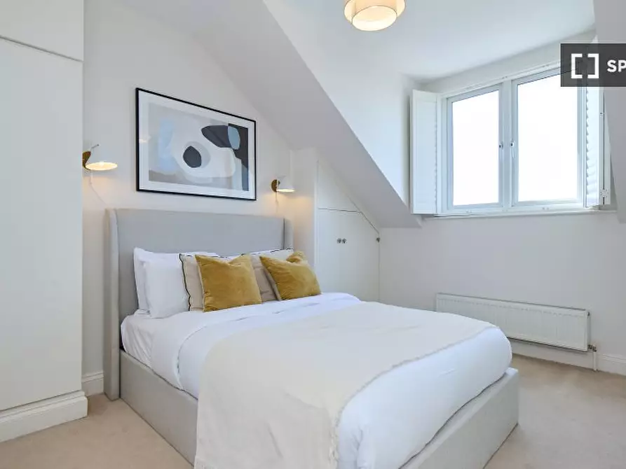 Immagine 2 di Appartamento in affitto  in Santos Road a Wandsworth