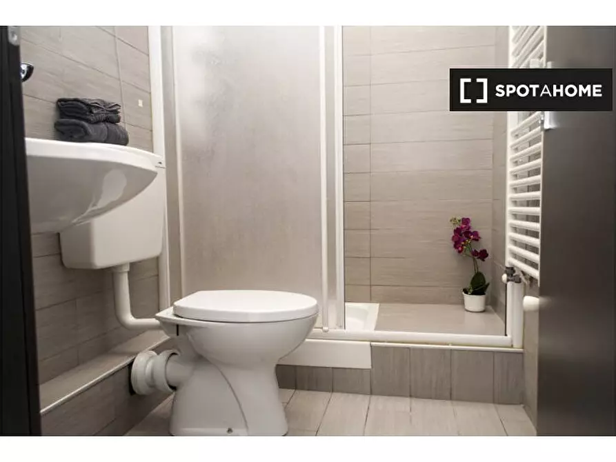 Immagine 11 di Camera condivisa in affitto  in Via Romolo Gessi a Torino