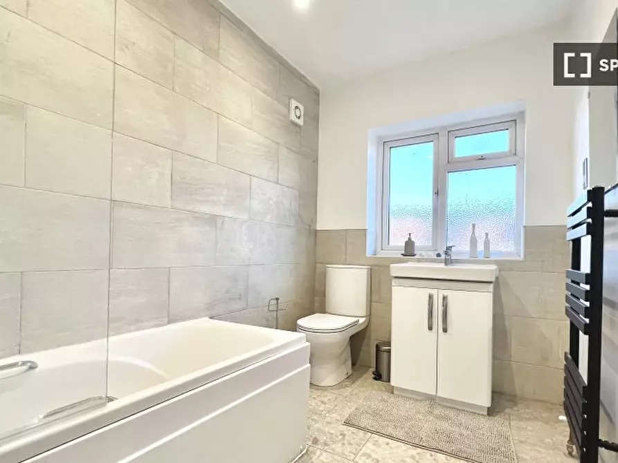 Immagine 11 di Appartamento in affitto  in Malden Way a Kingston Upon Thames