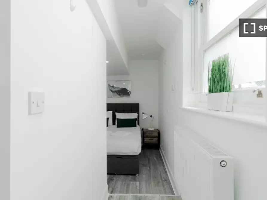 Immagine 17 di Appartamento in affitto  in Lower Ground a Kensington