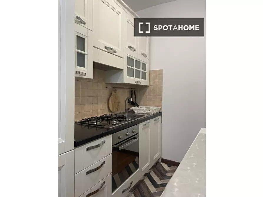 Immagine 4 di Camera condivisa in affitto  in Viale Guglielmo Marconi a Roma