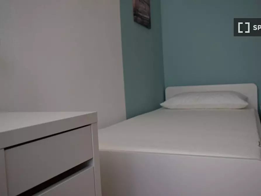 Immagine 7 di Camera condivisa in affitto  in Rocca D'anfo a Brescia