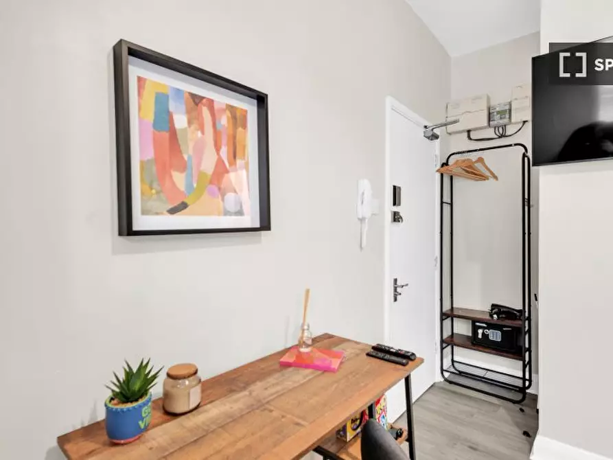 Immagine 8 di Ufficio in affitto  in flat a Tottenham