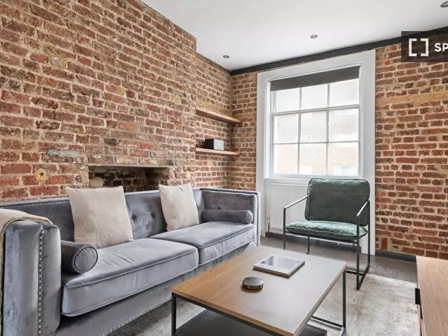 Immagine 1 di Appartamento in affitto  in Gloucester Pl a Camden Town