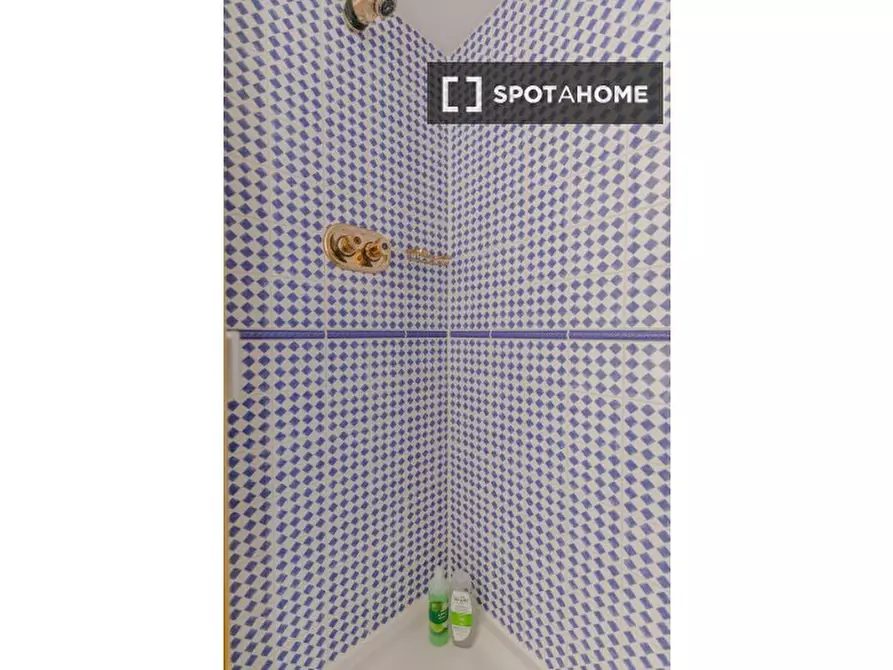 Immagine 9 di Appartamento in affitto  in flat a 