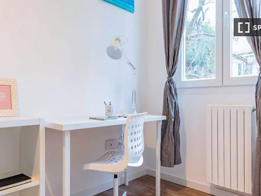 Immagine 6 di Camera condivisa in affitto  in Viale Alfredo Oriani a Bologna