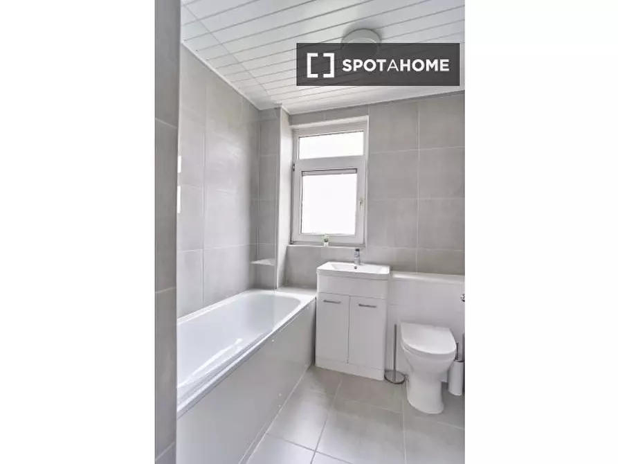 Immagine 5 di Camera condivisa in affitto  in Fellows Ct a Poplar