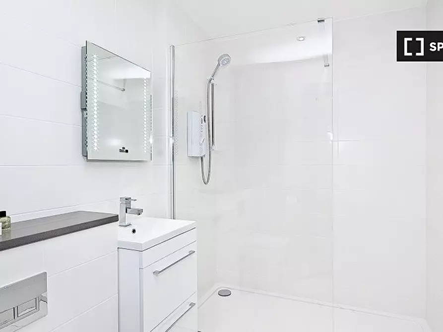 Immagine 9 di Appartamento in affitto  in Flat Heinze Building a Islington