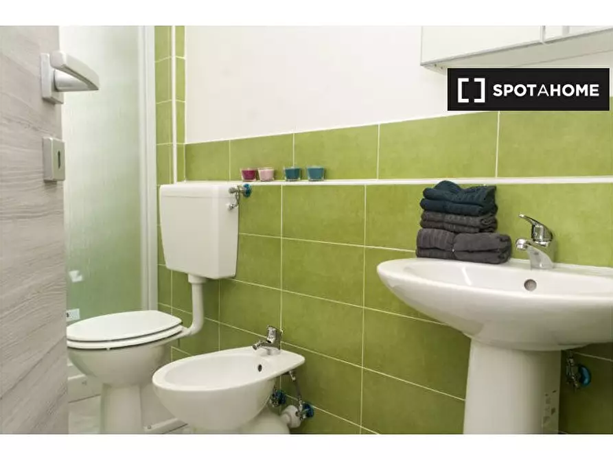 Immagine 18 di Camera condivisa in affitto  in Via Romolo Gessi a Torino