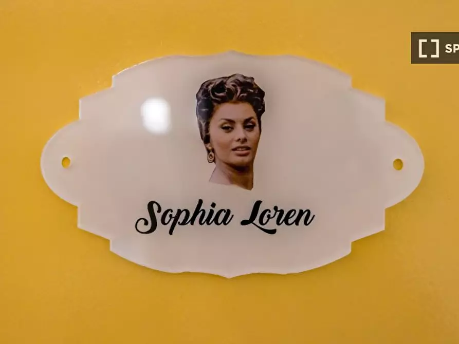 Immagine 16 di Appartamento in affitto  in Via Santa Teresa degli Scalzi a Napoli