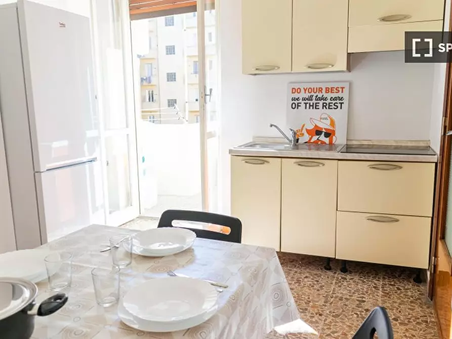 Immagine 4 di Camera condivisa in affitto  in Via Tiziano n. a Cagliari