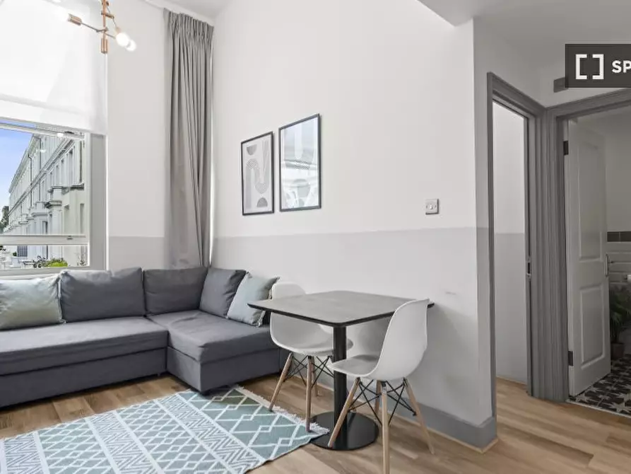Immagine 2 di Appartamento in affitto  in Nevern Rd a Kensington