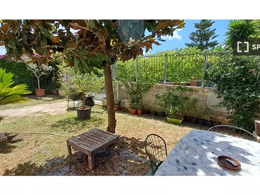 Immagine 4 di Camera condivisa in affitto  in Via Fazio degli Uberti a Roma