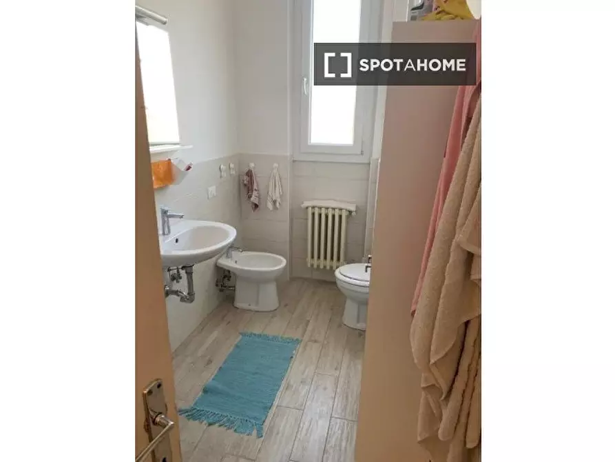 Immagine 5 di Camera condivisa in affitto  in Viale Corsica a Firenze