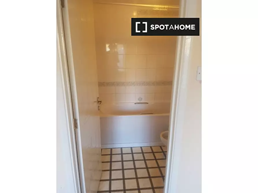 Immagine 16 di Camera condivisa in affitto  in Tollgate Dr a Hillingdon