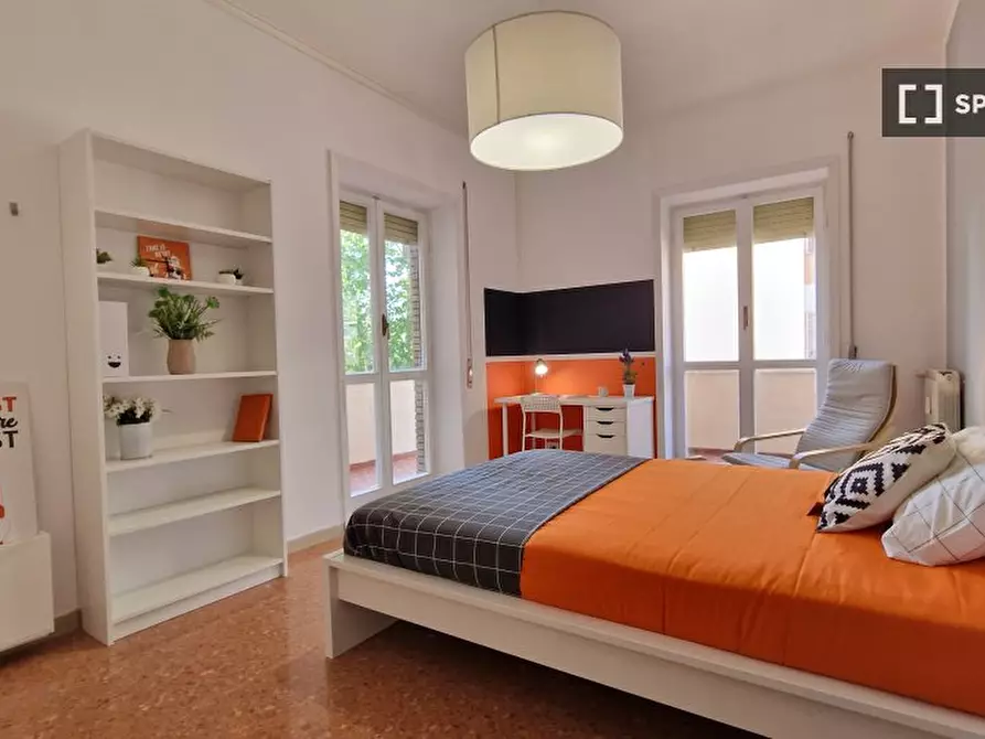 Immagine 2 di Camera condivisa in affitto  in Lungotevere di Pietra Papa a Roma