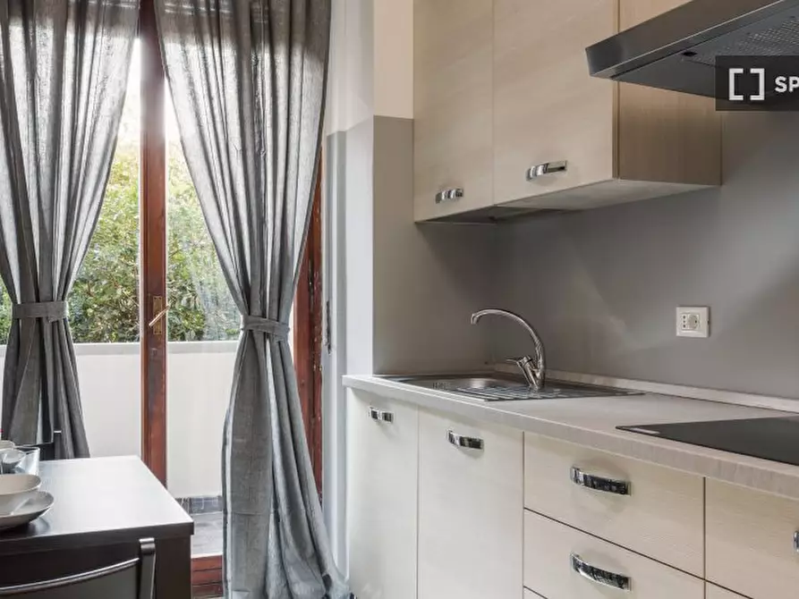 Immagine 10 di Camera condivisa in affitto  in Via Orti a Milano