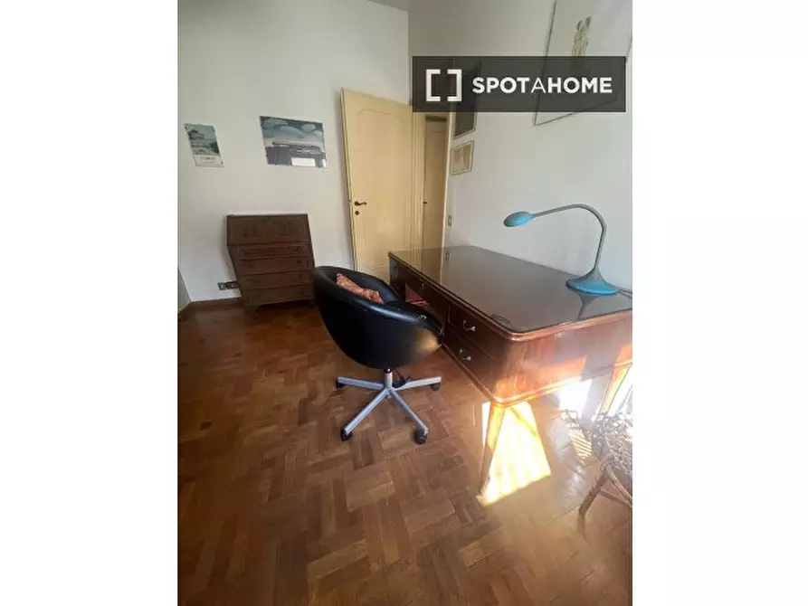 Immagine 5 di Camera condivisa in affitto  in Via Leonardo Fibonacci a Roma