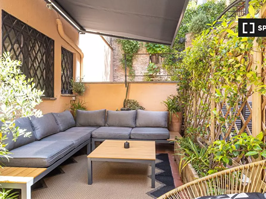 Immagine 2 di Appartamento in affitto  in Via dell'Arco della Ciambella a Roma