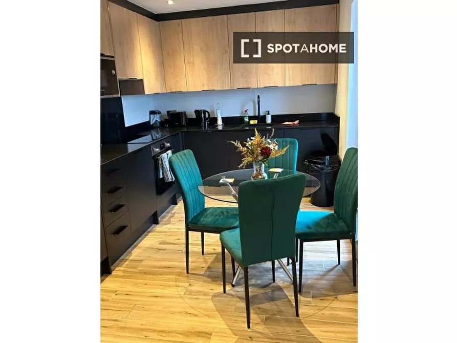 Immagine 3 di Appartamento in affitto  in A High Rd a Barnet