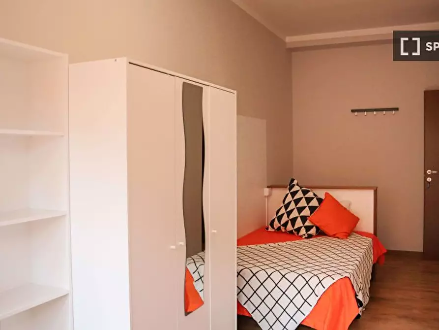 Immagine 3 di Camera condivisa in affitto  in Via tigellio a Cagliari