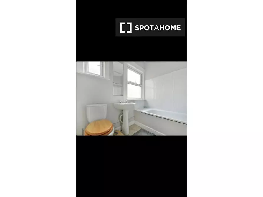 Immagine 2 di Camera condivisa in affitto  in Idmiston Rd a Lambeth