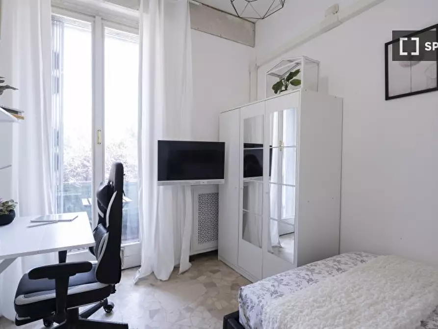 Immagine 1 di Camera condivisa in affitto  in Viale Francesco Restelli a Milano